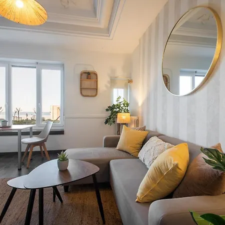 Cozy Apartment In Front Of The Beach San Sebastian Exterior photo